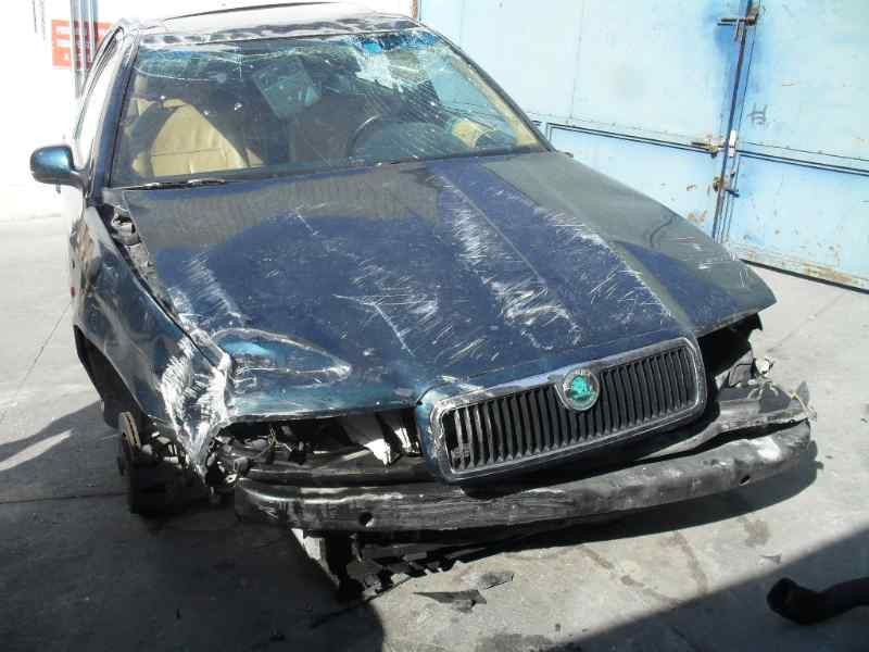skoda octavia berlina (1u2) del año 1999