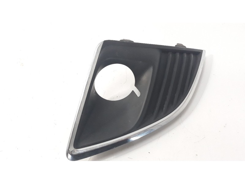 Recambio de rejilla paragolpes derecha para chevrolet cruze 2.0 diesel cat referencia OEM IAM 95093360  