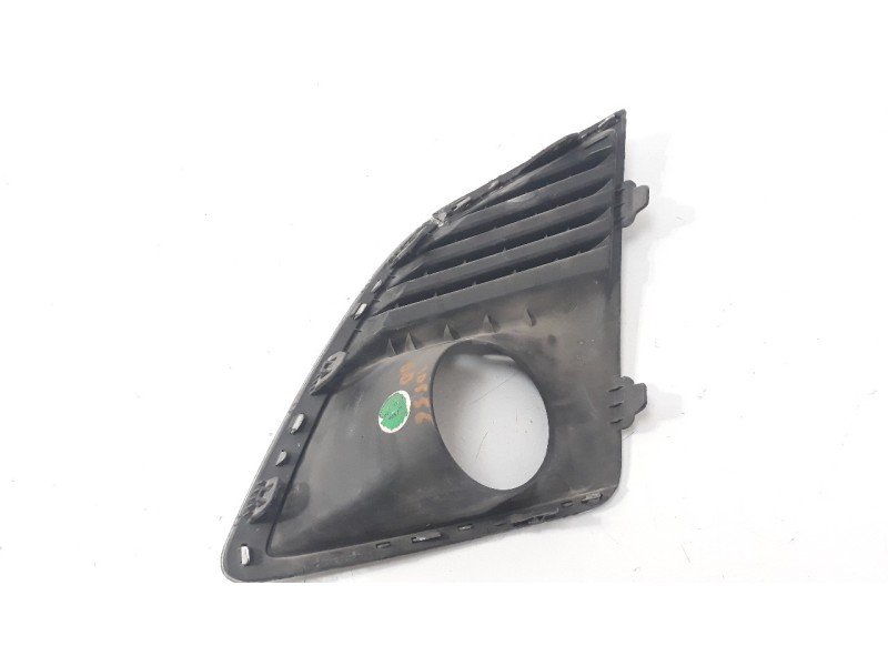 Recambio de rejilla paragolpes derecha para chevrolet cruze 2.0 diesel cat referencia OEM IAM 95093360  