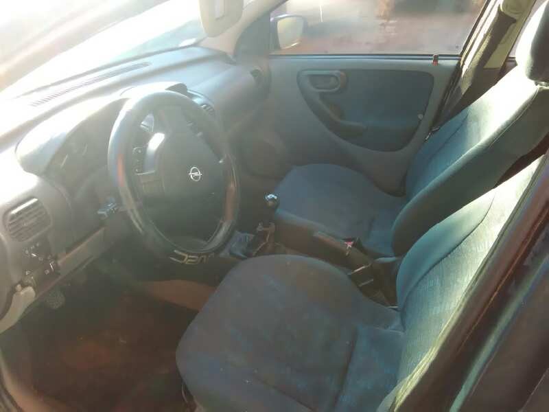 opel corsa c del año 2001