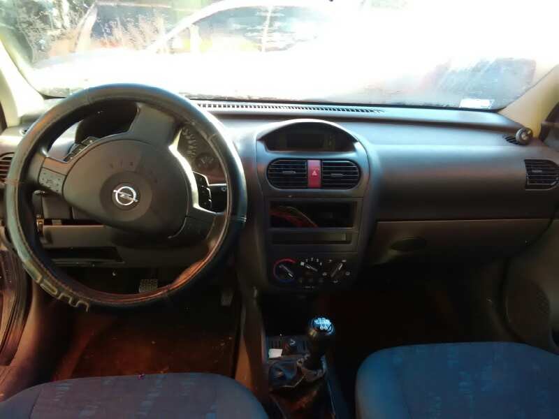 opel corsa c del año 2001