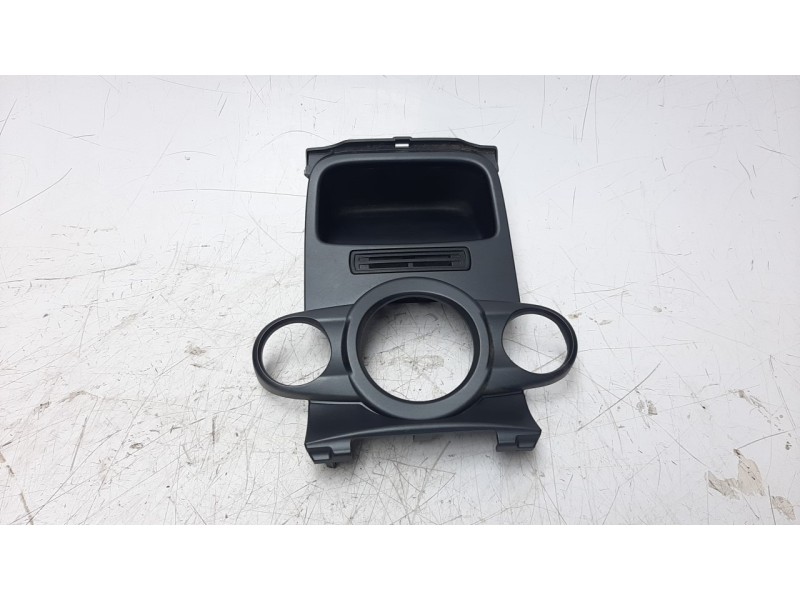 Recambio de moldura para ford fiesta (ccn) 1.25 16v cat referencia OEM IAM C1BB18D422CBW  