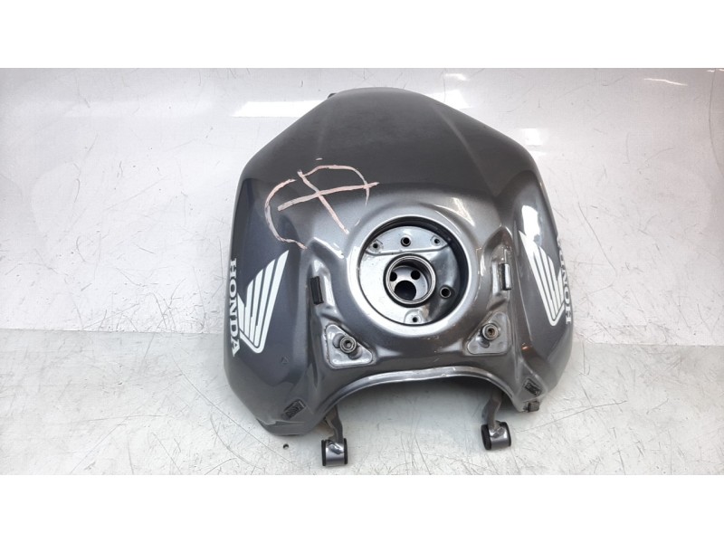 Recambio de deposito combustible para honda cb 650r referencia OEM IAM 17500MKND50ZB  