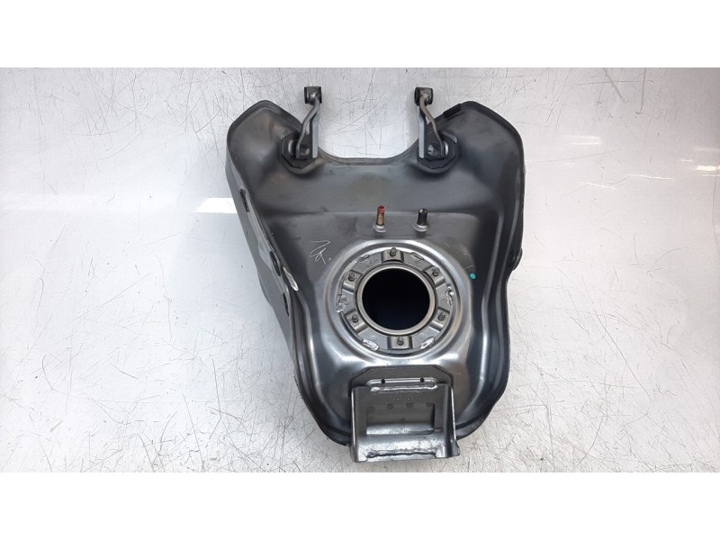 Recambio de deposito combustible para honda cb 650r referencia OEM IAM 17500MKND50ZB  