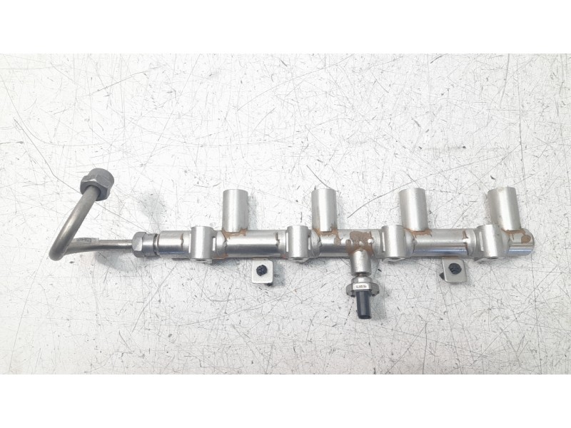 Recambio de rampa inyectora para jeep renegade limited 4x4 referencia OEM IAM 46338802  