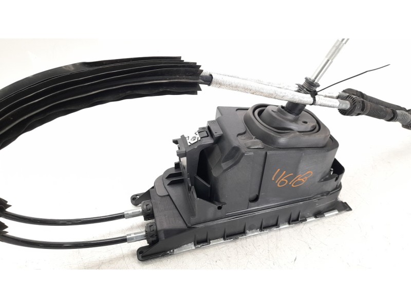 Recambio de palanca cambio para volkswagen polo 1.0 tsi referencia OEM IAM 5Q0711061  