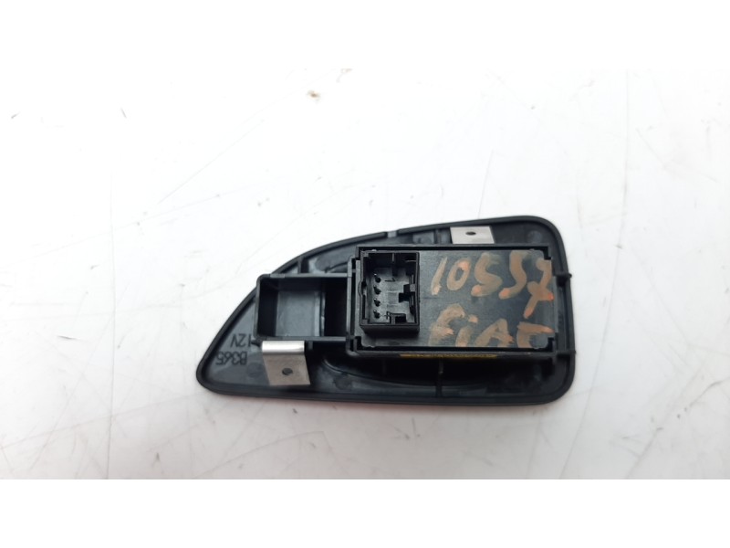 Recambio de mando elevalunas trasero izquierdo para fiat bravo (198) 1.4 16v cat referencia OEM IAM 735441028  