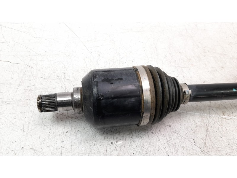 Recambio de transmision trasera derecha para jeep renegade limited 4x4 referencia OEM IAM 521137680  