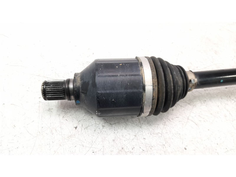 Recambio de transmision trasera izquierda para jeep renegade limited 4x4 referencia OEM IAM 521137690  