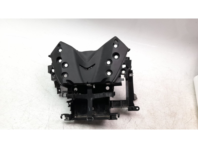 Recambio de moldura para yamaha x-max 125 referencia OEM IAM B74F832110  