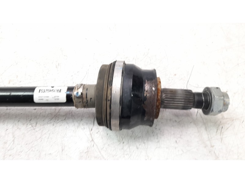 Recambio de transmision trasera izquierda para jeep renegade limited 4x4 referencia OEM IAM 521137690  