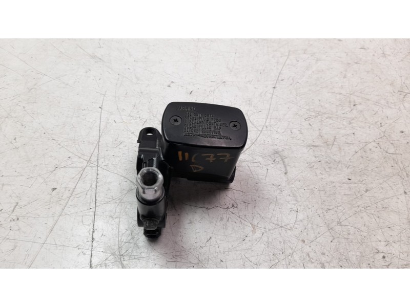 Recambio de bomba freno para yamaha x-max 125 referencia OEM IAM B74F587000  