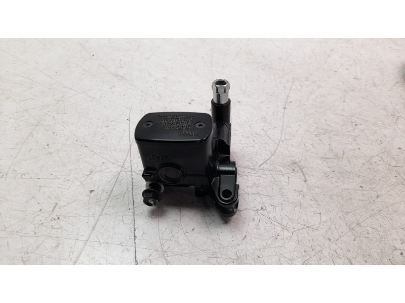 Recambio de bomba freno para yamaha x-max 125 referencia OEM IAM B74F587000  