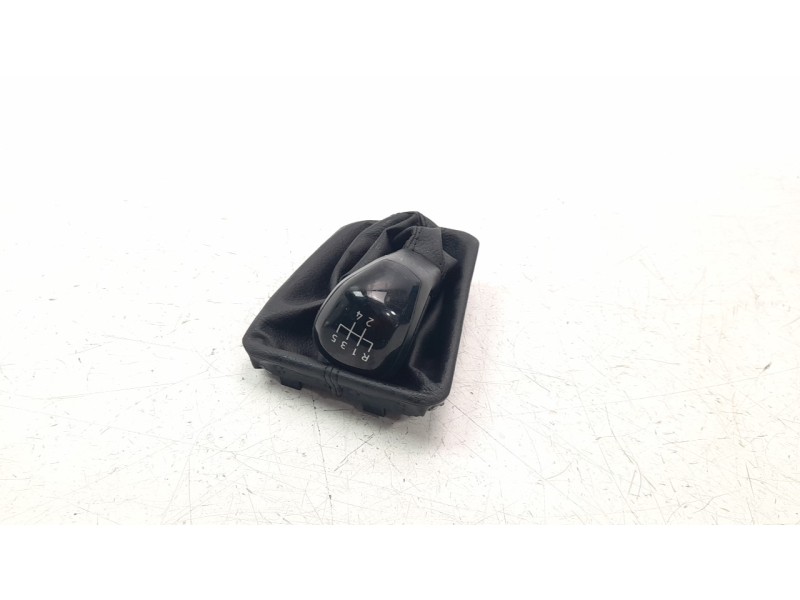 Recambio de pomo palanca cambio para volkswagen polo 1.0 tsi referencia OEM IAM 2G1711113P  