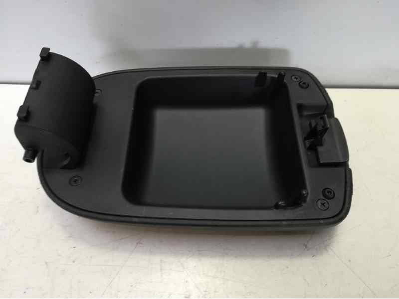 Recambio de apoyabrazos central para kia sportage emotion 4x2 referencia OEM IAM   