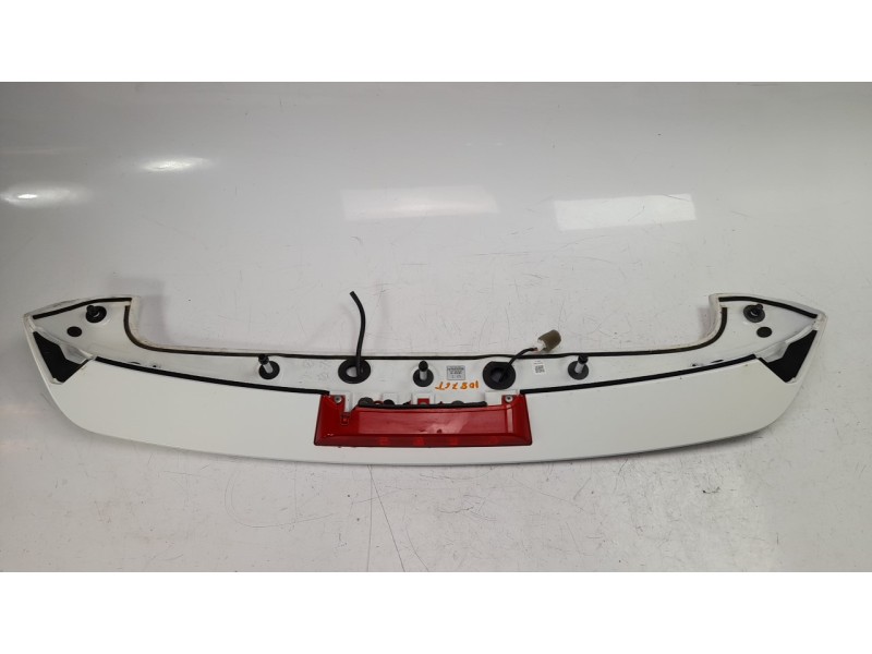 Recambio de aleron trasero para kia stonic (ybcuv) 1.0 tgdi cat referencia OEM IAM 87210H8400  