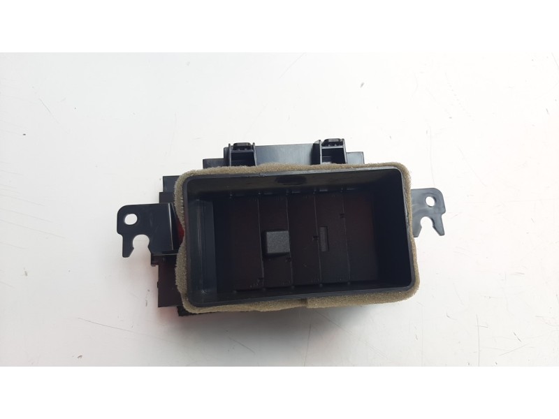 Recambio de rejilla aireadora para mazda 2 lim. () 1.5 16v cat referencia OEM IAM D09W64930  