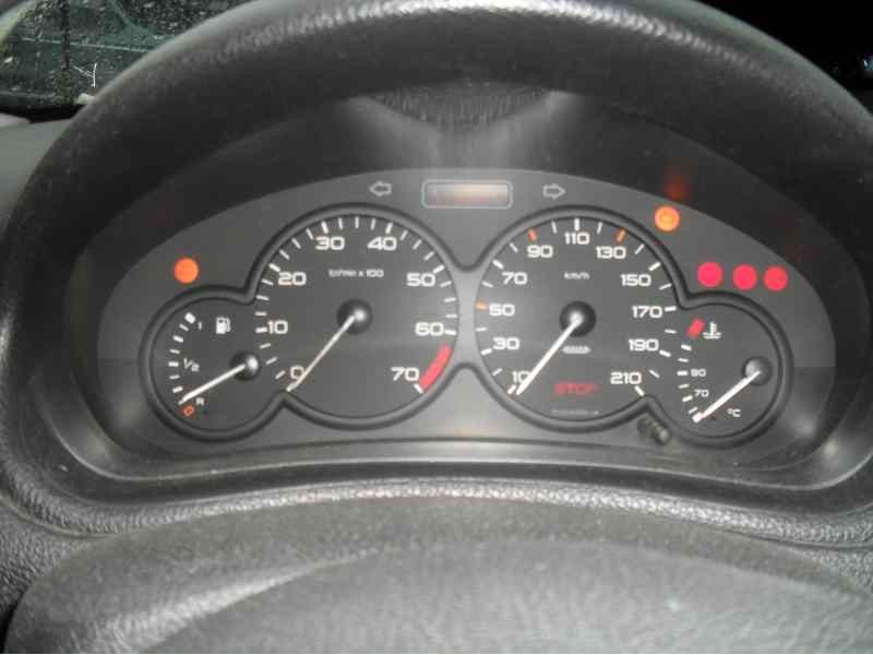 peugeot 206 berlina del año 2000