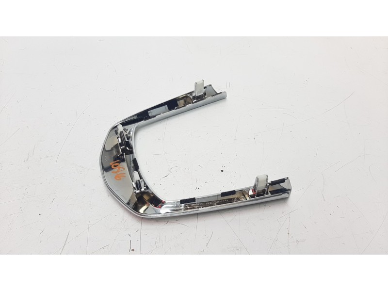Recambio de moldura para mazda 2 lim. () 1.5 16v cat referencia OEM IAM D10A64357  