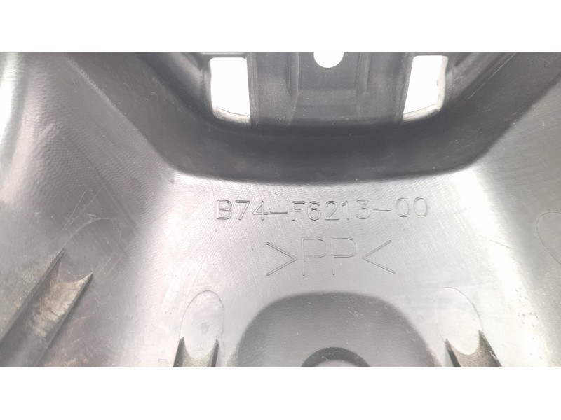 Recambio de moldura para yamaha x-max 125 referencia OEM IAM B74F621300  