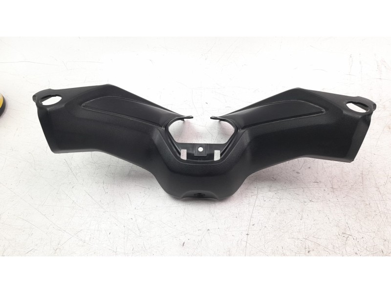 Recambio de moldura para yamaha x-max 125 referencia OEM IAM B74F621300  