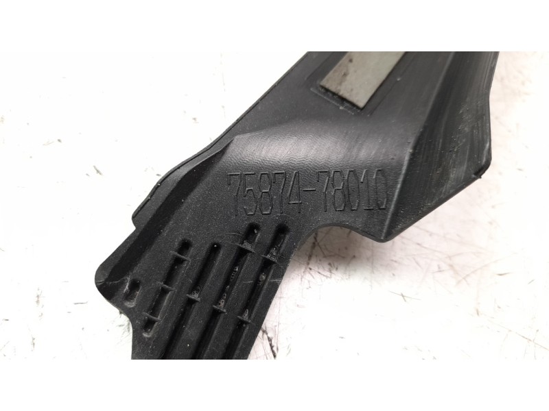 Recambio de aletin trasero izquierdo para lexus nx 2.5 16v cat (híbrido) referencia OEM IAM 7587478010  