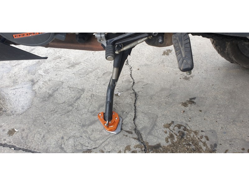 Recambio de caballete lateral para ktm 125 duke referencia OEM IAM 28103023000  