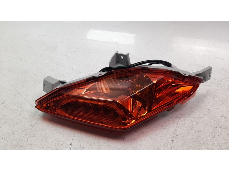 Recambio de piloto trasero izquierdo para yamaha x-max 125 referencia OEM IAM B74H471000  