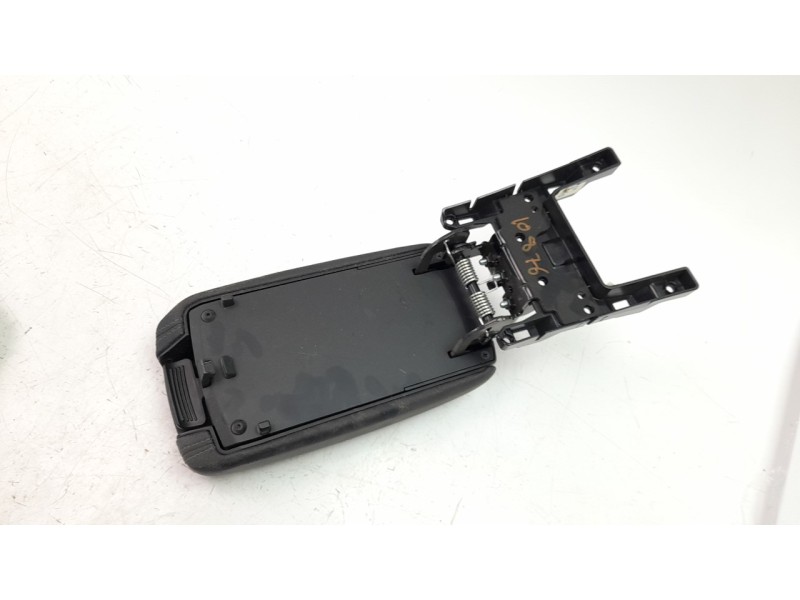 Recambio de apoyabrazos central para kia stonic (ybcuv) 1.0 tgdi cat referencia OEM IAM 84660H8000WK  