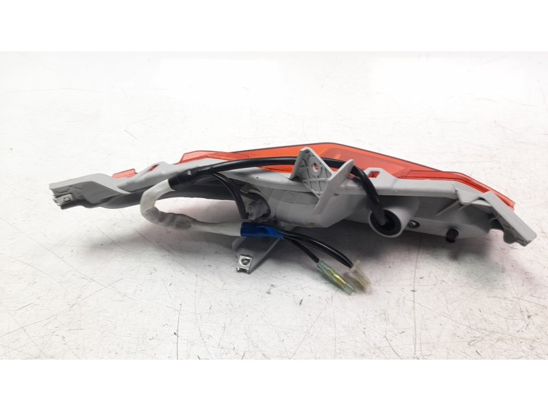 Recambio de piloto trasero izquierdo para yamaha x-max 125 referencia OEM IAM B74H471000  