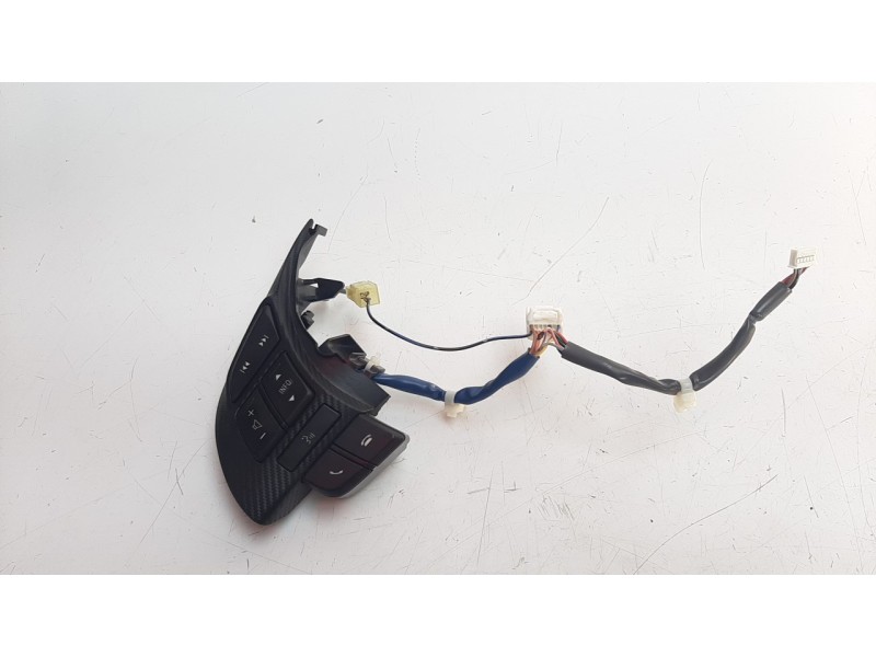 Recambio de mando volante para mazda 2 lim. () 1.5 16v cat referencia OEM IAM BNP475J493  
