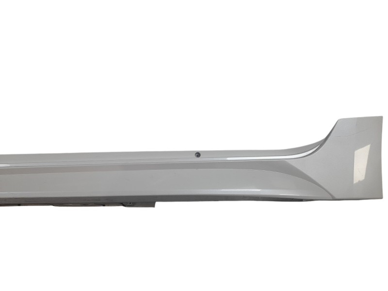 Recambio de estribos laterales para toyota corolla (e21) hybrid style referencia OEM IAM 7586002210  