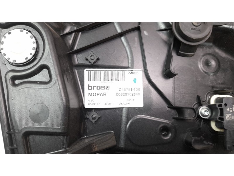 Recambio de elevalunas delantero derecho para jeep renegade 1.6 m-jet cat referencia OEM IAM 00520702  