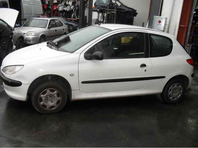 peugeot 206 berlina del año 2000