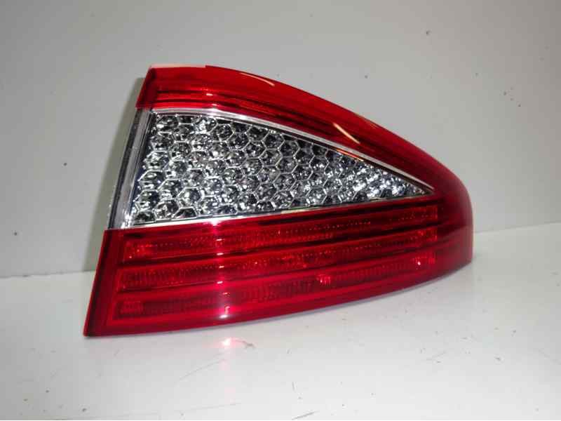 Recambio de piloto trasero derecho para ford mondeo ber. (ca2) referencia OEM IAM 1523732 103F10410710 FD1104153