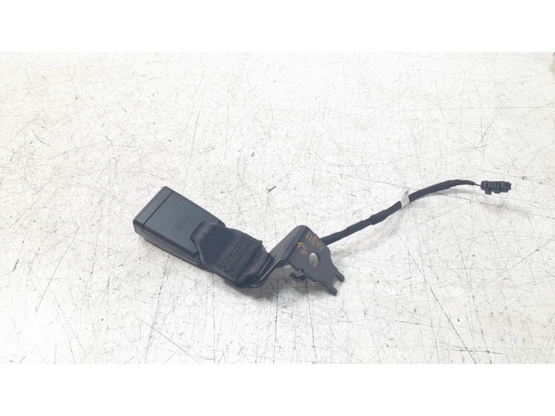 Recambio de enganche cinturon trasero izquierdo para opel corsa f gs referencia OEM IAM 6403047ETD  