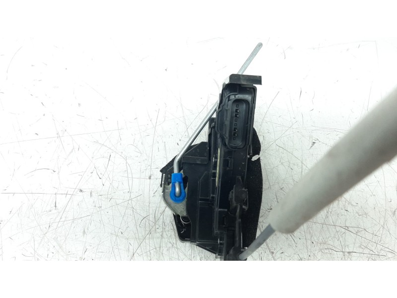 Recambio de cerradura puerta trasera derecha para kia stonic (ybcuv) 1.0 tgdi cat referencia OEM IAM 81420H8010  