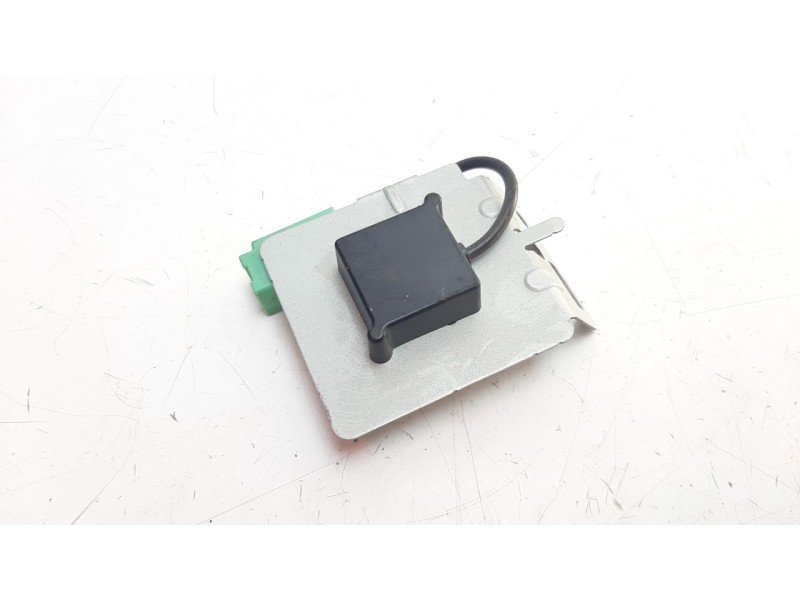 Recambio de modulo electronico para mazda 2 lim. () 1.5 16v cat referencia OEM IAM D09H66DY0  