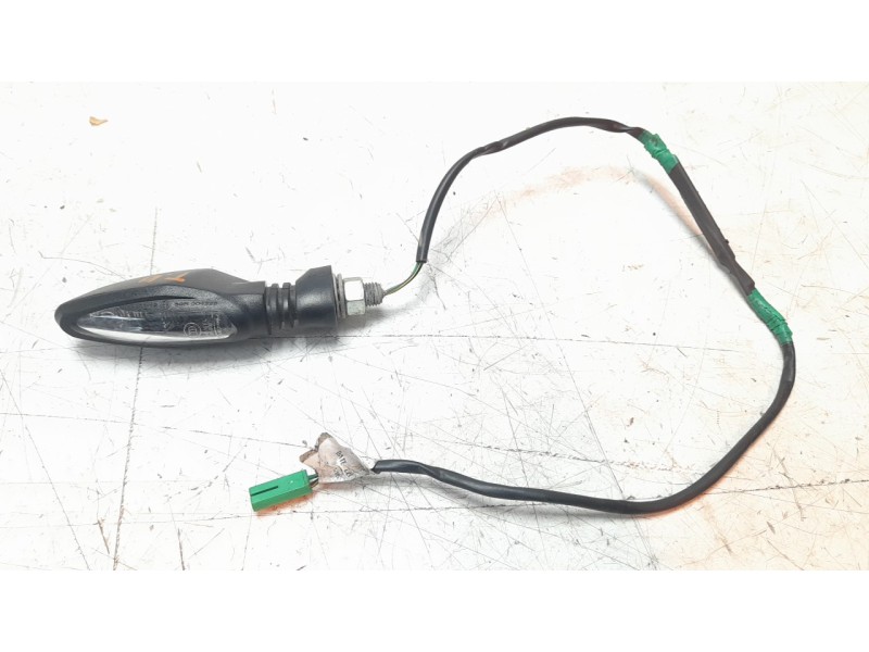 Recambio de piloto trasero derecho para ktm 125 duke referencia OEM IAM JY401024  
