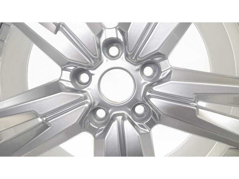 Recambio de llanta para seat ateca (khp) fr referencia OEM IAM 575601025G  