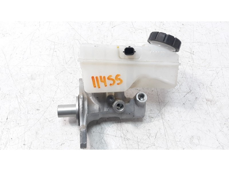 Recambio de bomba freno para dacia sandero 0.9 tce cat referencia OEM IAM 460111938R  