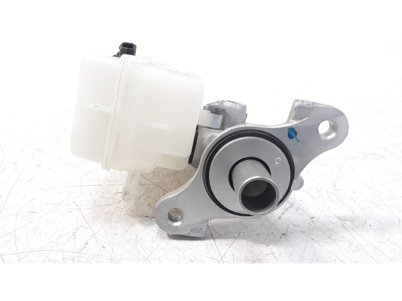Recambio de bomba freno para dacia sandero 0.9 tce cat referencia OEM IAM 460111938R  