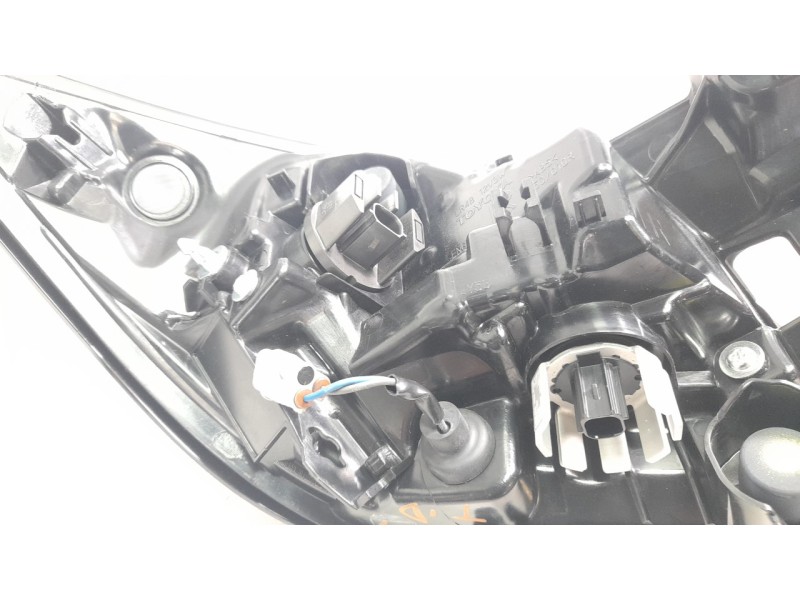 Recambio de piloto trasero derecho para toyota corolla (e21) hybrid style referencia OEM IAM 8155102C80  