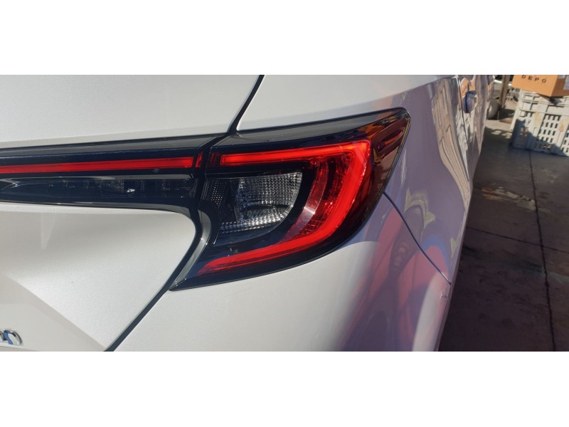 Recambio de piloto trasero derecho para toyota corolla (e21) hybrid style referencia OEM IAM 8155102C80  