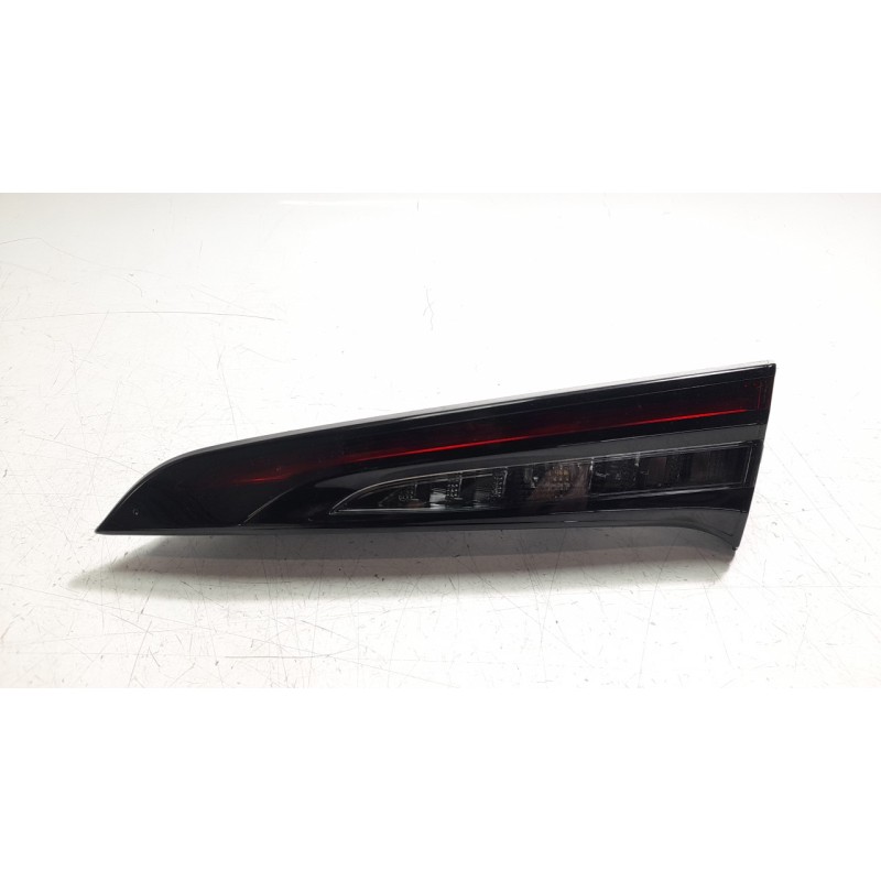 Recambio de piloto trasero derecho interior para toyota corolla (e21) hybrid style referencia OEM IAM 8158102B80  