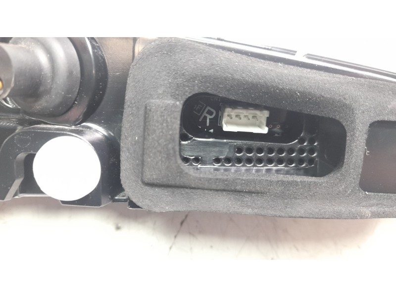 Recambio de piloto trasero derecho interior para toyota corolla (e21) hybrid style referencia OEM IAM 8158102B80  