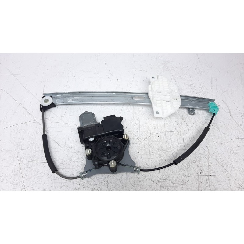 Recambio de elevalunas delantero izquierdo para kia stonic (ybcuv) 1.0 tgdi cat referencia OEM IAM 82401H8000 82450H8010 