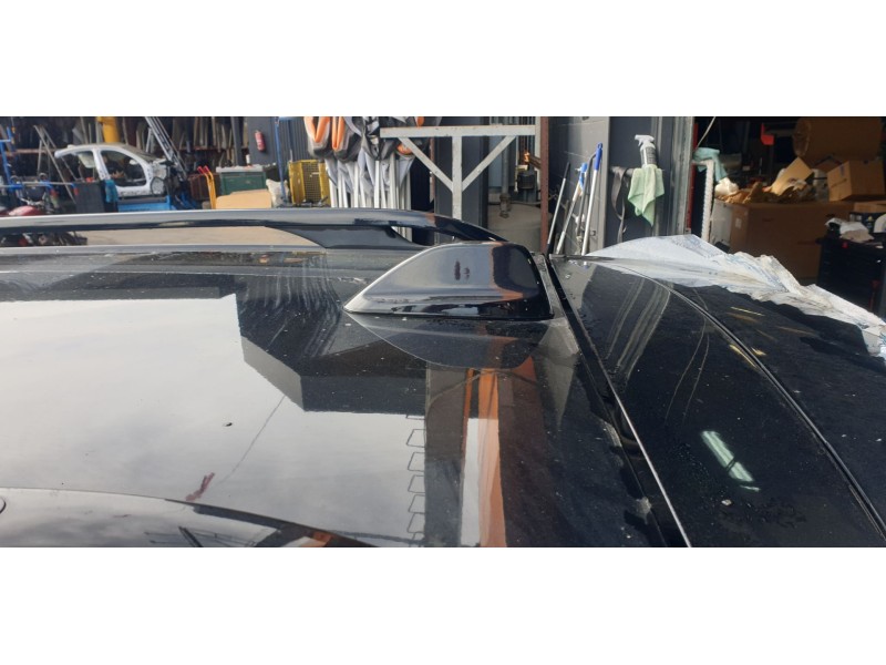 Recambio de antena para jeep cherokee limited 4wd referencia OEM IAM 6ZZ66AXRAA  