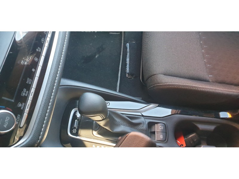 Recambio de palanca cambio para toyota corolla (e21) hybrid style referencia OEM IAM 33560F4050  