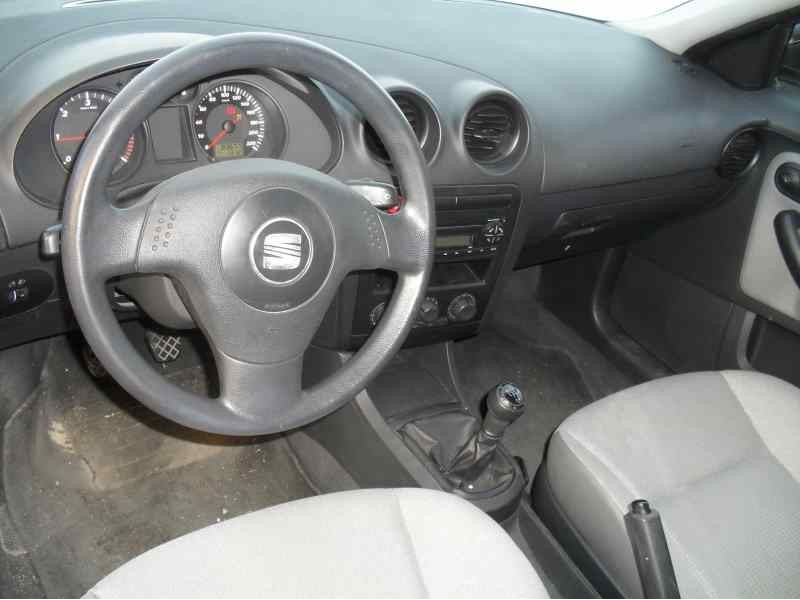 seat ibiza (6l1) del año 2002